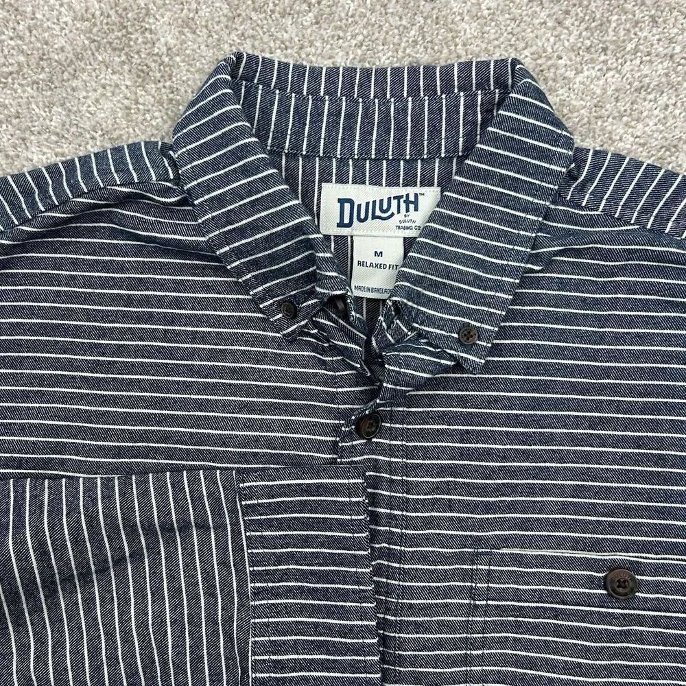 Duluth Trading Men's Size Medium Relaxed Fit Button Front Flannel Shirt